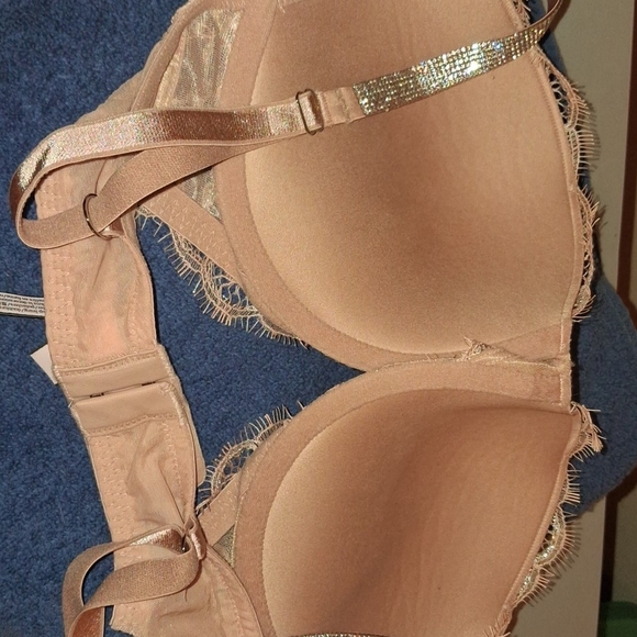 Victoria's Secret Shimmering Lace Bra in Tan - Picture 2 of 5